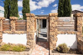 Centra Spacious Villa - 9