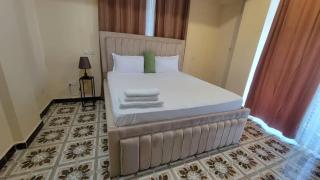 The Luxe Apartment - 7