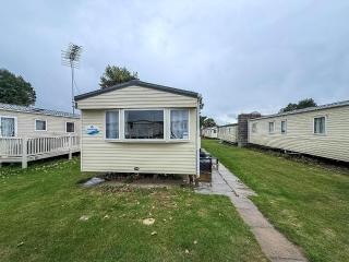 Superb 8 Berth Caravan With Free Wifi At Highfield Grange Ref 26706Wr - 4