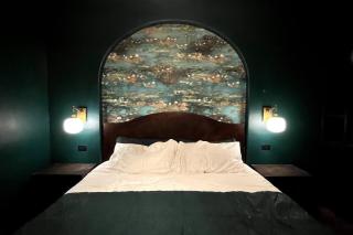 Hollyhock Suite 511 - 8