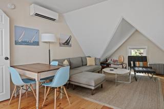 Casco and Chill-Downtown Loft with Water Views - 8