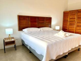 Casa Blanca Manuel Antonio B2, Central, Pool, Gated - 2