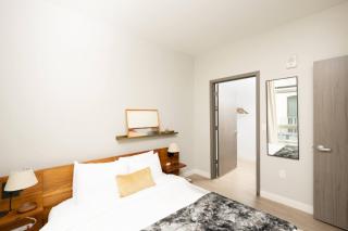 Charming Walkers Point Apt with Balcony - 7