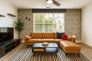 Elegant 2BR with Resort Pool and Lounge Areas 2 - 7