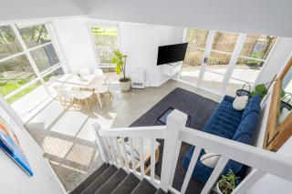 Leafy 3BR Kensington Escape with Park Views and Parking - 7