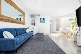 Leafy 3BR Kensington Escape with Park Views and Parking - 9