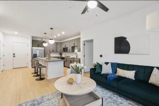 Parkside Chic 2BR Near Regions Field n Park - 9