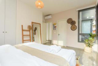 Clea 2-Bedroom Apartment in Sioufi - - 2