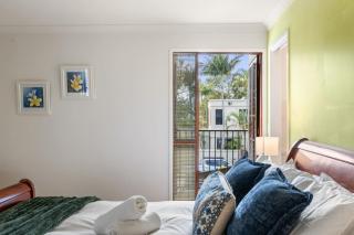 Coastal Haven Pet Friendly and Walk to Beach - 5