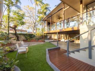 Tropical Tranquility Spacious Family Leafy Oasis - 1