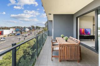 Stylish Apt with Balcony Easy Access to Everywhere - 6
