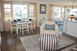 Little Miss Cottages - 68 East Grand Luxury Condo - 5