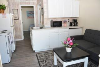 68 East Grand 1 - One-Bedroom Suite by the Beach - 6