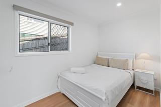 Private Comfort Two Beds in Master near RBWH - 2