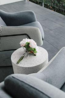 Stylish Escape 2 Ensuites plus Balcony near Shops - 1