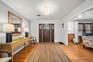 Expo 3BR, 3BA Timeless Tulsa 1940s Bungalow - 1