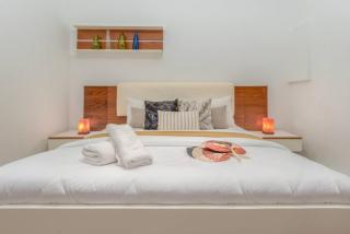 Sirene 1-BR Apt, Pool & Gym in Gemmayze - 5