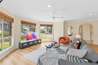 Spacious 4BR Family Home in Capalaba Local Charm - 7