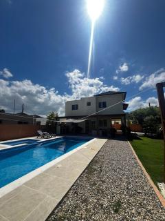 casa moderna y campestre con piscina y patio serca a la playa - 1