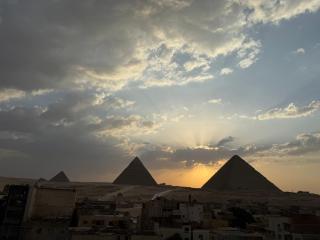 Middle East pyramid veiw &jacuzzi - 9