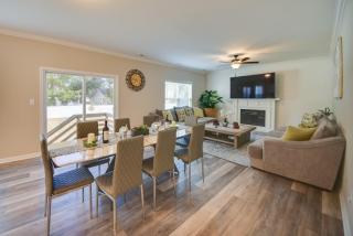 Walk to Beach Group Getaway in Coastal Virginia - 9