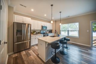 Walk to Beach Group Getaway in Coastal Virginia - 8