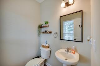 Walk to Beach Group Getaway in Coastal Virginia - 2