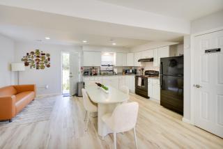 Stay By the Beach! Norfolk Duplex Half-Mi to Ocean - 9