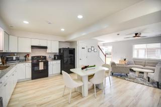 Stay By the Beach! Norfolk Duplex Half-Mi to Ocean - 4