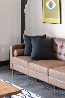 New Barn/King Beds/Hot Tub/Spacious Level Parking - 6