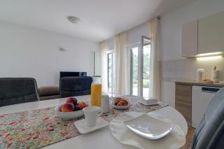 Villa Mia - 3-Bedroom Apartment with Full Terrace & Privacy - 3