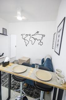 STUDIO - Rua da Passagem - 450m do Metrô Botafogo - Excelente Localização - Bares, Restaurantes e 2 Grandes Shoppings - Portaria 24h - Wi Fi - TV Claro e Streams - 7