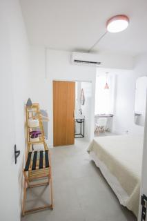 STUDIO - Rua da Passagem - 450m do Metrô Botafogo - Excelente Localização - Bares, Restaurantes e 2 Grandes Shoppings - Portaria 24h - Wi Fi - TV Claro e Streams - 5