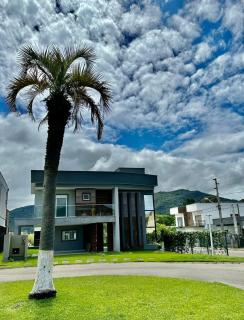 Refúgio de luxo em condomínio com piscina - 0