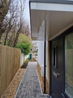 3 bed luxury new house walk to beach shops bars - 1