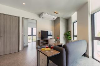 Urban 1-BR Apt w AC and Skyline Views VIATO HOMES - 5