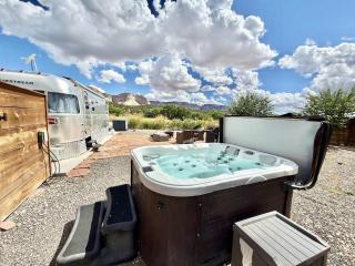 The Airstream 2 at East Zion in The Fields - 8