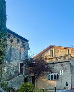 Large duplex with garden in historic house - 8