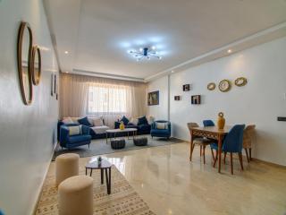 Cosy Central beach home with swimming pool - 1