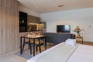 Stylish Studio w Gym & Pool Access VIATO HOMES - 2
