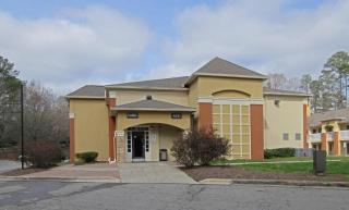 Suburban Studios Raleigh - Crabtree Valley - 9