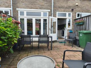 Charming Family Home - 8