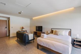 Bright & Modern Studio w Gym & Pool VIATO HOMES - 2