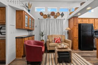 Saw Mill Cottage - Hot Tub & 10 Mins to Main St - 4