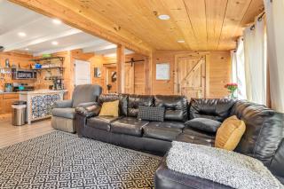 Glamping Getaway at Lake Carmi Cabin! - 6