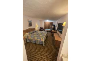 Capital O Roadside Inn Thedford NE 2 - 3