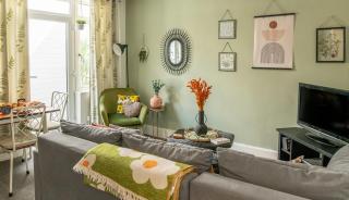 #08 Stylish Solihull Stay Sleeps 4 BHX NEC - 4