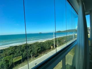 cód 20 · Apartamento frente mar 3 suítes - 0