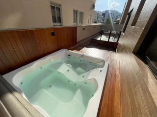 Cód 27 · Apartamento térreo com Jacuzzi - 0