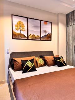 Fully Furnished 1-Bed Apartment - 1